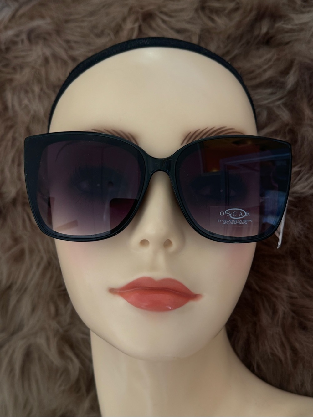 Oscar de la renta sunglasses
